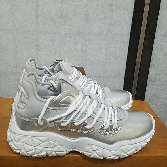 Champion NWT Tank Silver Metallic Women's Running Sneakers SZ 6.5 - Picture 5 of 10